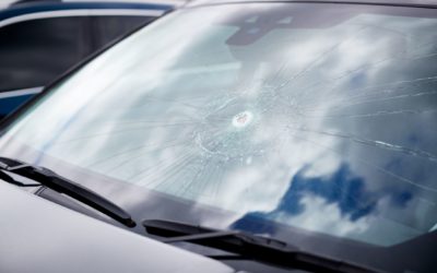 Repairing vs Replacing Auto Glass, Which Do I Need?